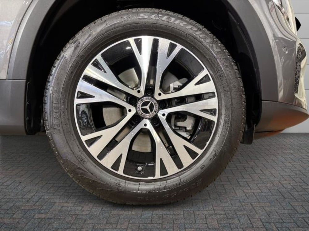 Mercedes-Benz GLB nuova a Bologna (8)