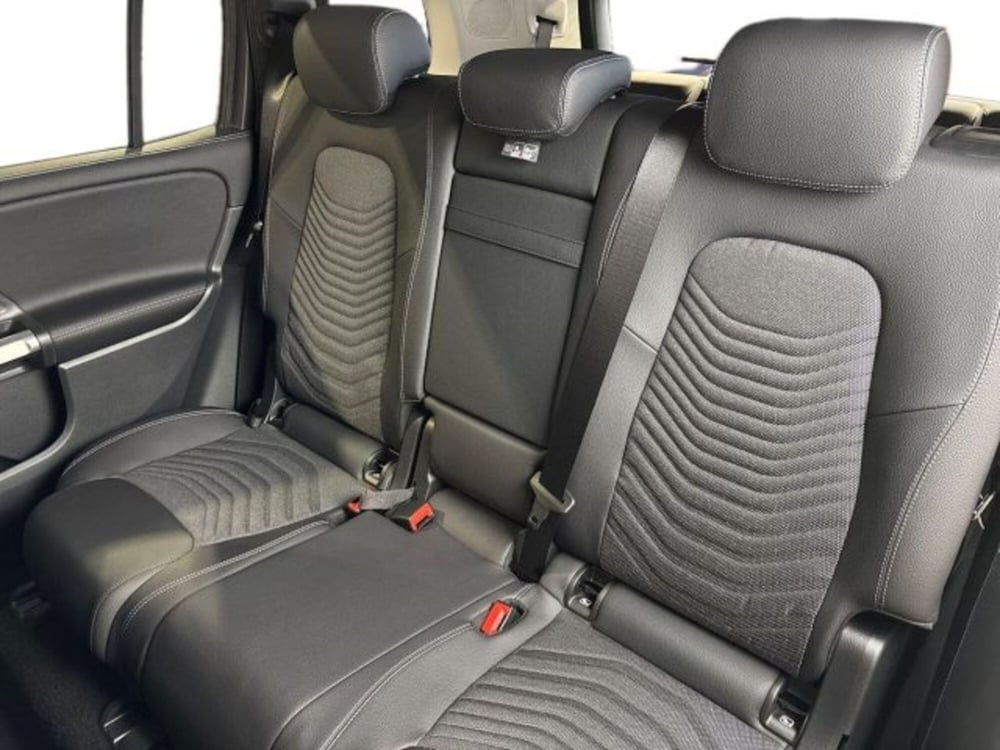 Mercedes-Benz GLB nuova a Bologna (9)