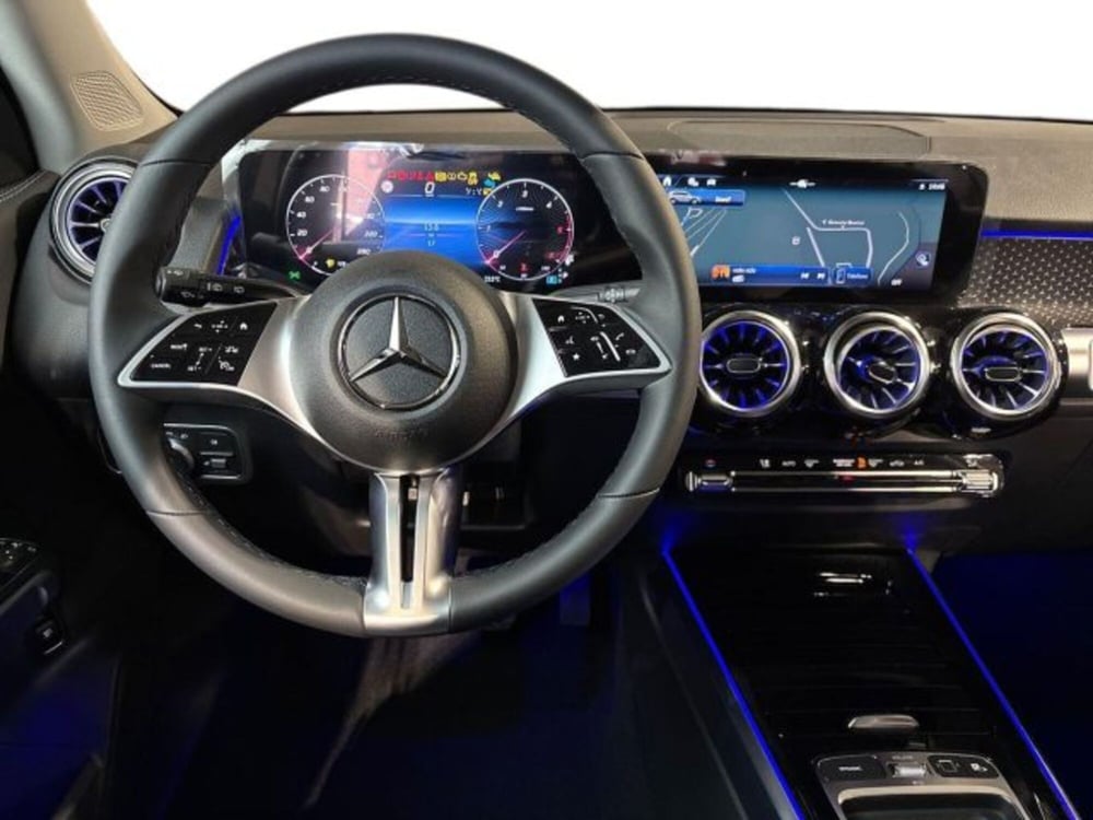 Mercedes-Benz GLB nuova a Bologna (14)