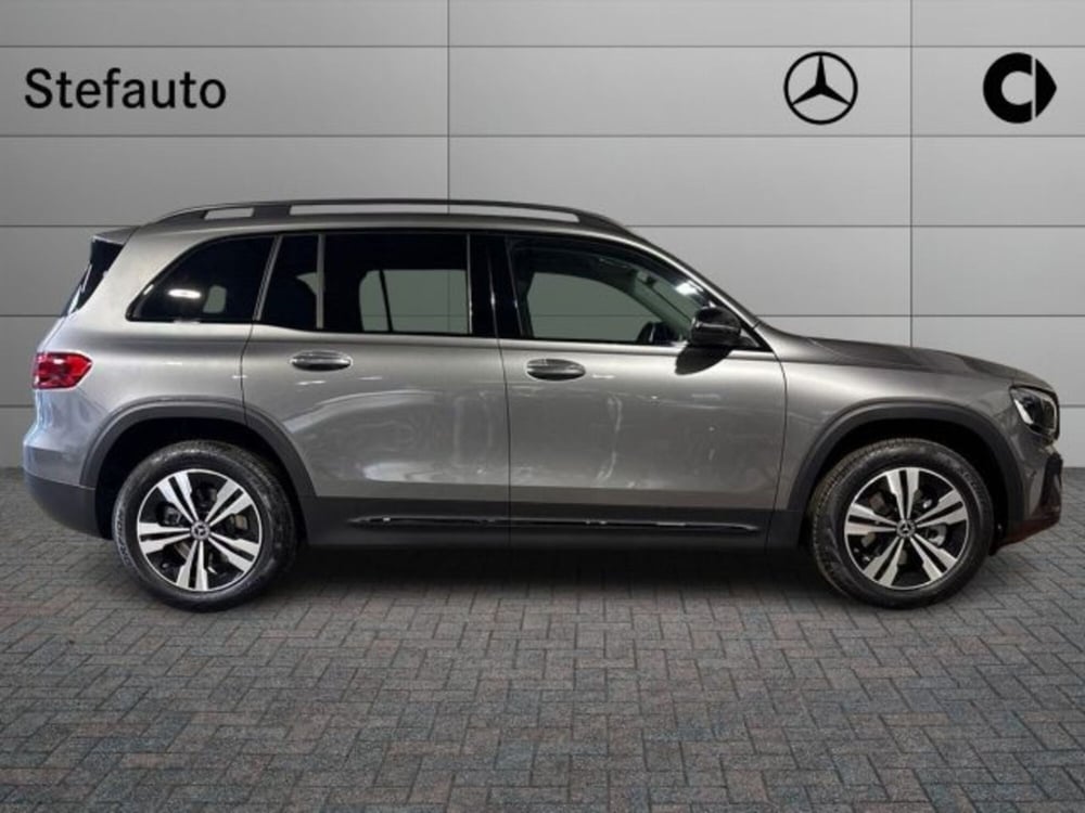 Mercedes-Benz GLB nuova a Bologna (2)