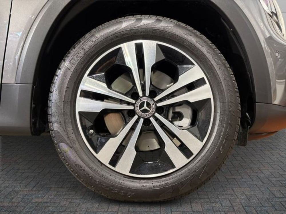 Mercedes-Benz GLB nuova a Bologna (8)