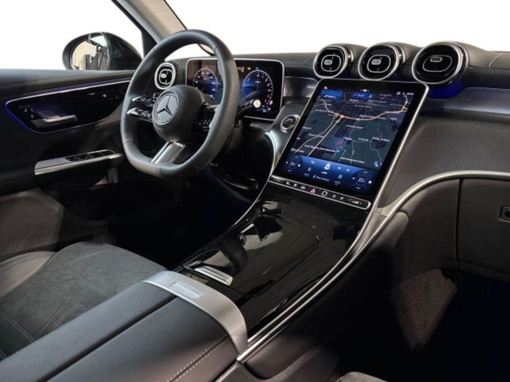 Mercedes-Benz GLC nuova a Bologna (15)