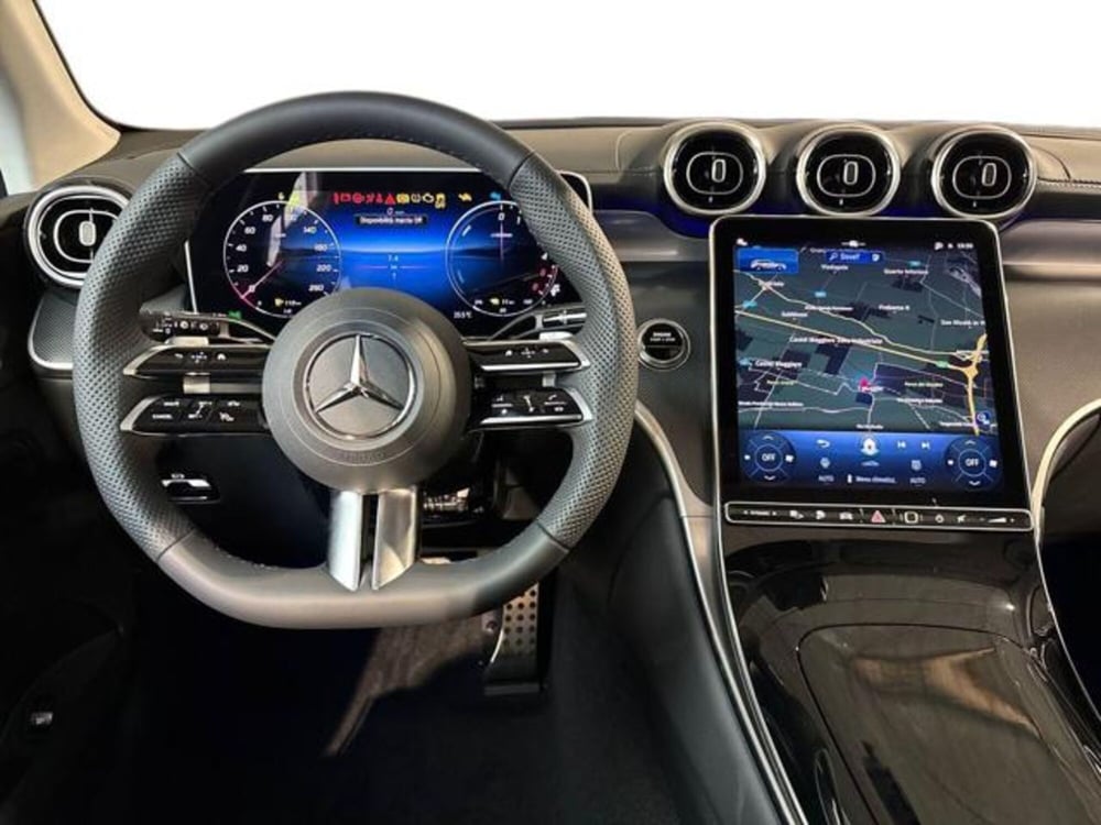 Mercedes-Benz GLC nuova a Bologna (14)