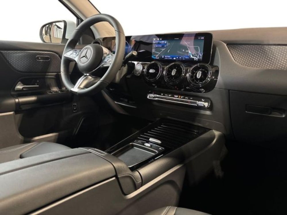 Mercedes-Benz GLA SUV nuova a Bologna (15)