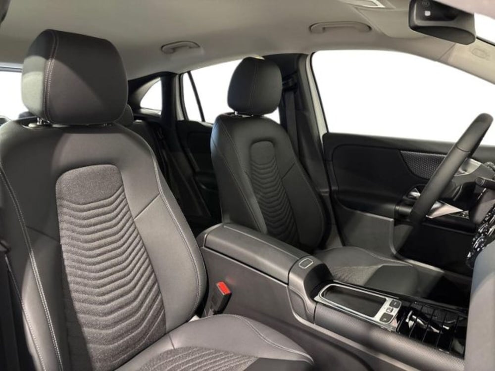Mercedes-Benz GLA SUV nuova a Bologna (16)