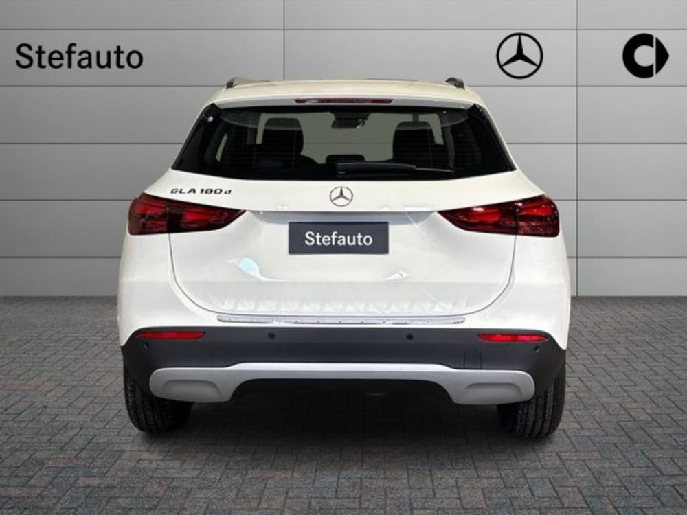 Mercedes-Benz GLA SUV nuova a Bologna (6)