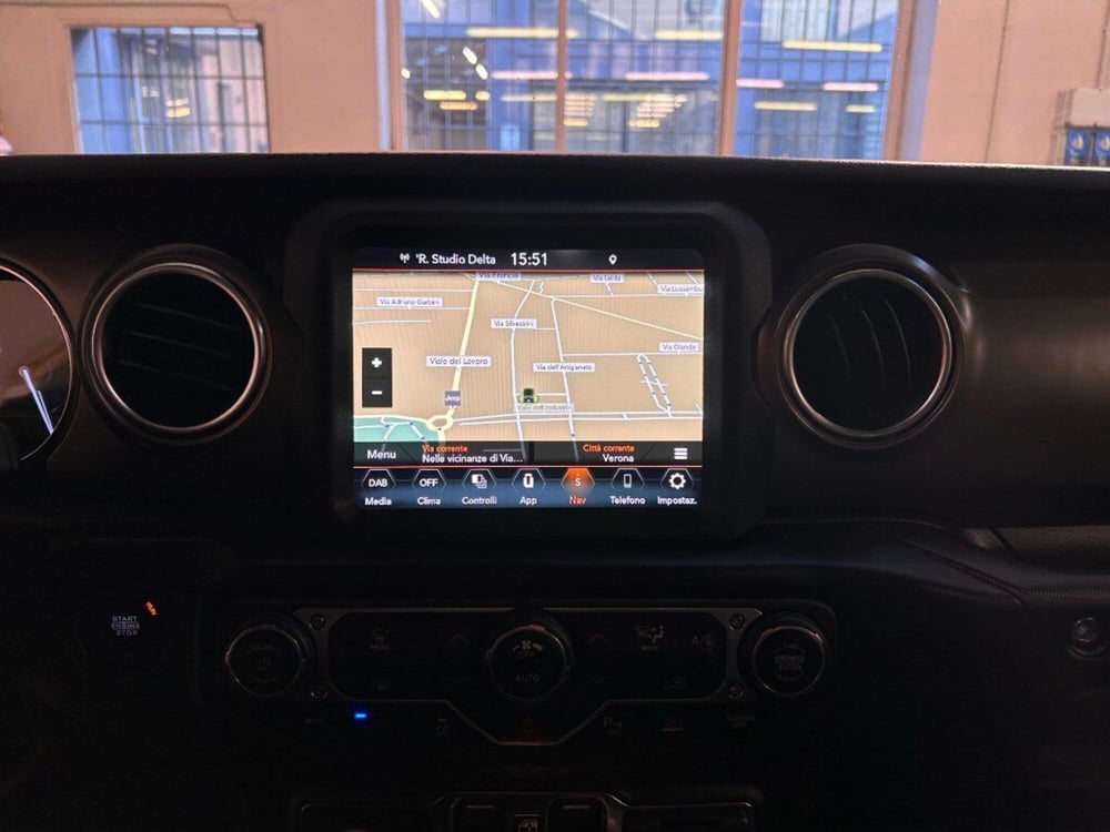 Jeep Wrangler Unlimited usata a Verona (12)