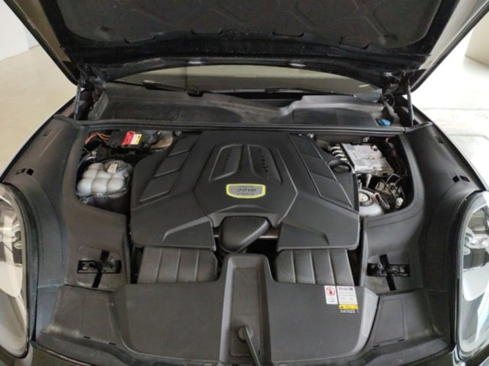Porsche Cayenne usata a Modena (15)