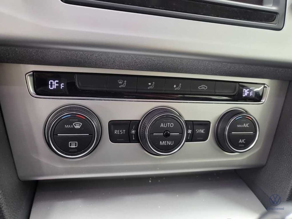 Volkswagen Passat Variant usata a Catanzaro (16)