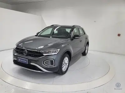 Volkswagen T-Roc 2.0 tdi Life 150cv dsg del 2024 usata a Lamezia Terme