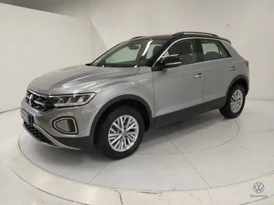 Volkswagen T-Roc 1.5 tsi Life dsg del 2023 usata a Lamezia Terme