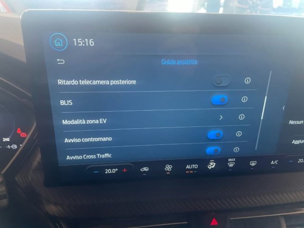 Ford Kuga nuova a Cuneo (13)