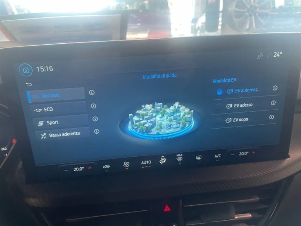 Ford Kuga nuova a Cuneo (16)