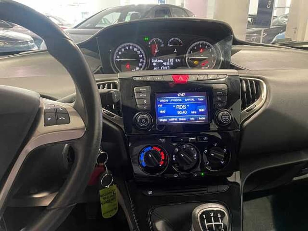 Lancia Ypsilon usata a Genova (11)