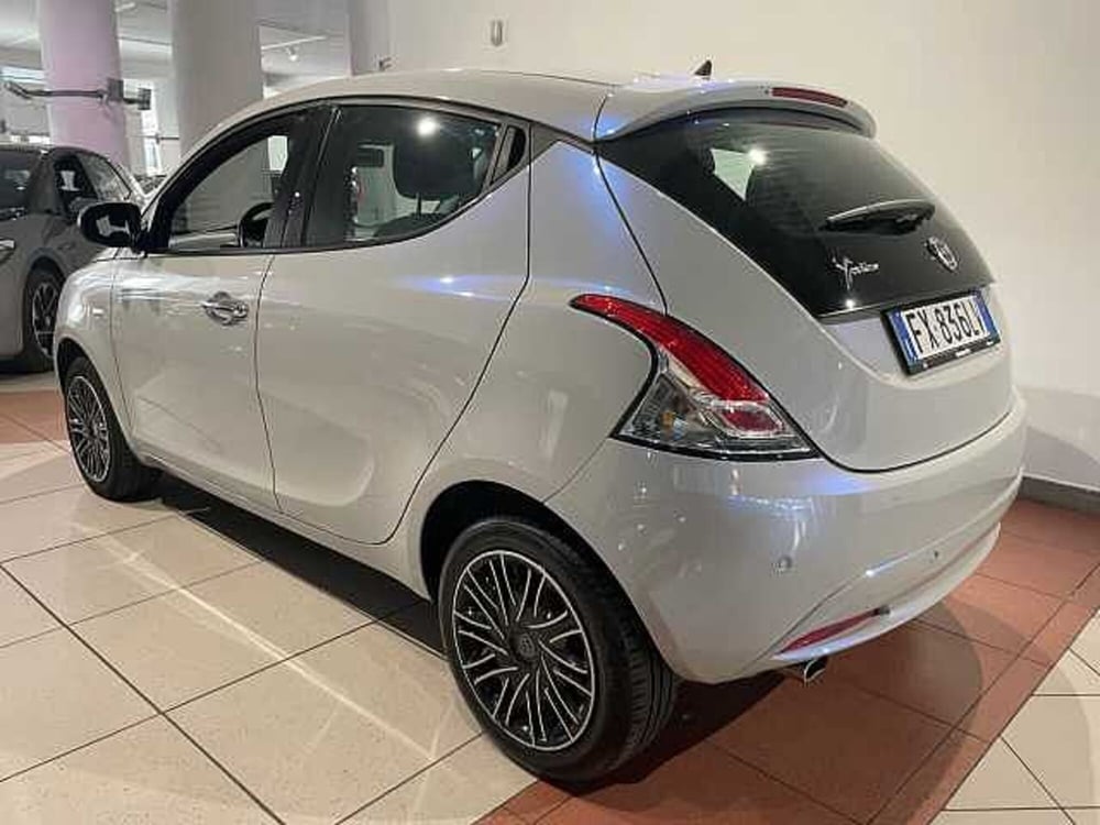 Lancia Ypsilon usata a Genova (3)
