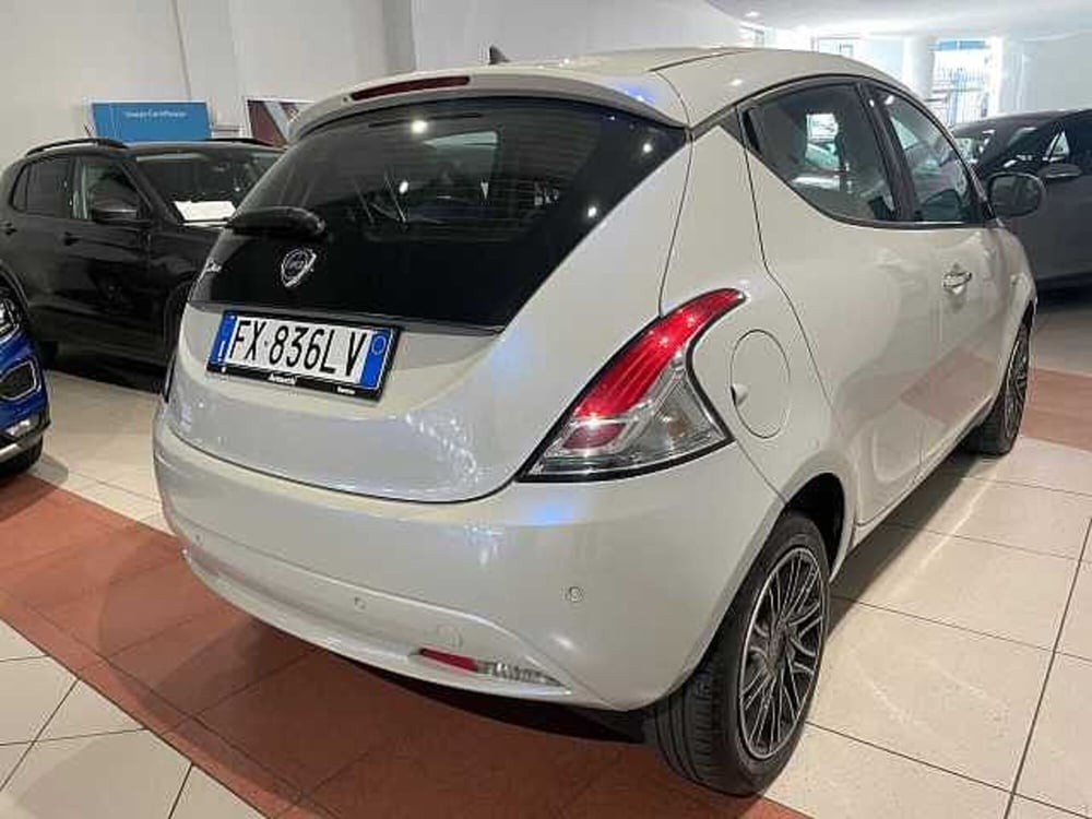 Lancia Ypsilon usata a Genova (5)