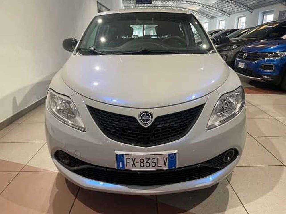 Lancia Ypsilon usata a Genova (7)
