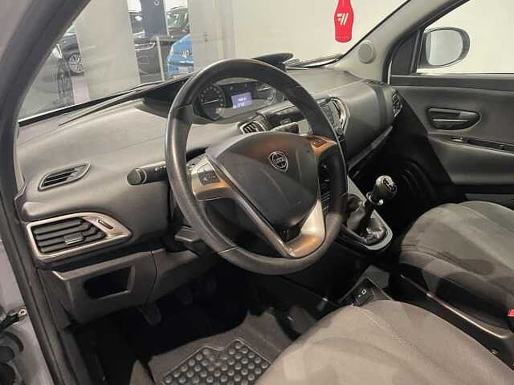 Lancia Ypsilon usata a Genova (8)