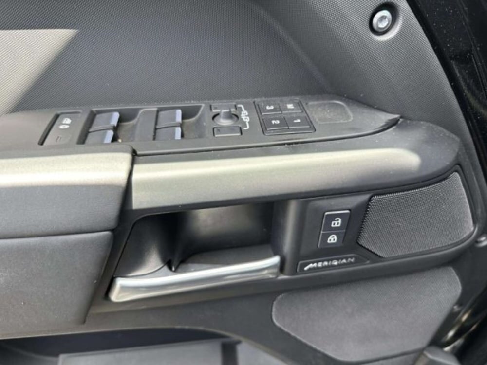 Land Rover Defender usata a Siena (18)