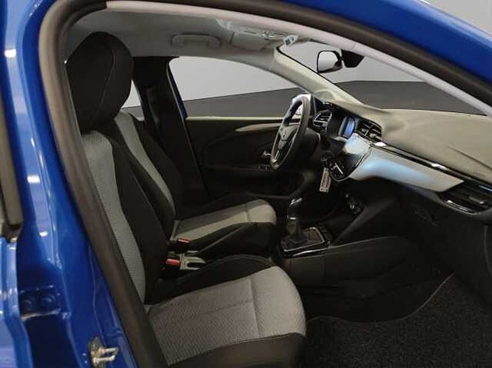 Opel Corsa nuova a Vibo Valentia (10)