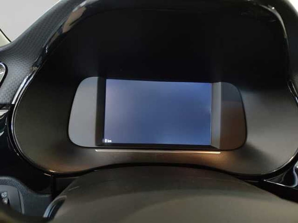 Opel Corsa nuova a Vibo Valentia (12)