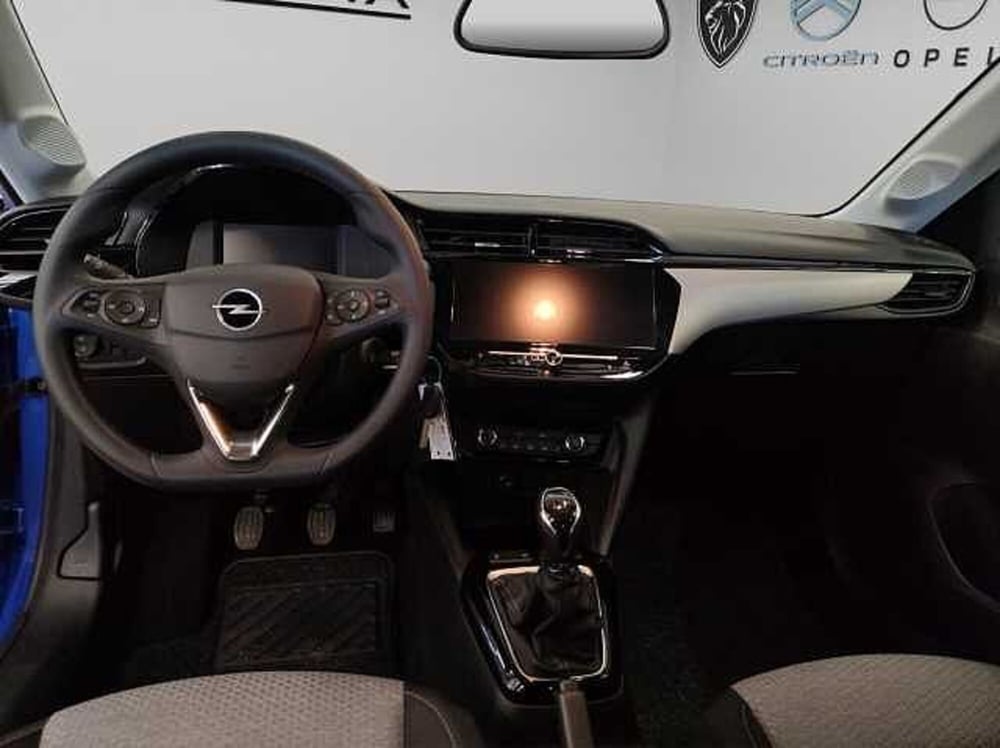 Opel Corsa nuova a Vibo Valentia (13)