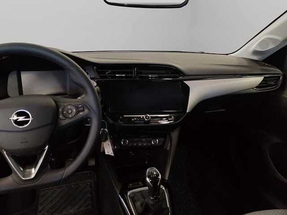 Opel Corsa nuova a Vibo Valentia (14)
