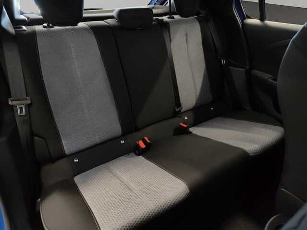 Opel Corsa nuova a Vibo Valentia (16)