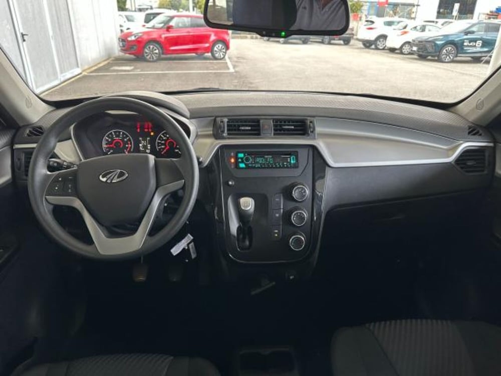 Mahindra KUV100 nuova a Trieste (10)