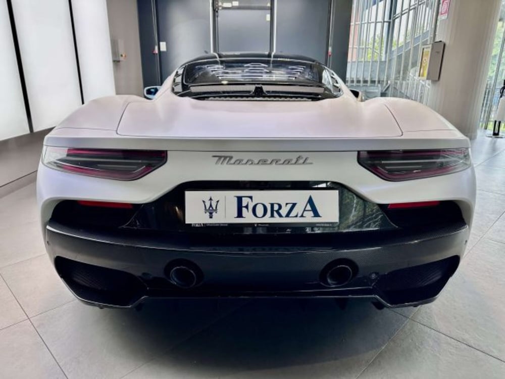 Maserati MC20 usata a Torino (7)
