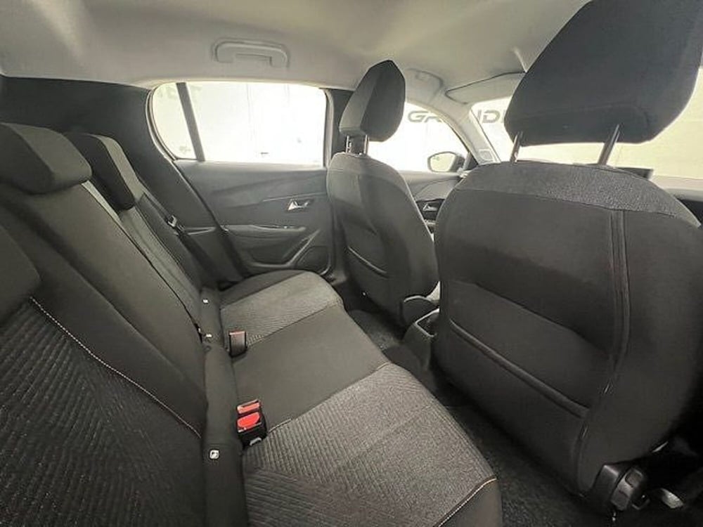 Peugeot 208 nuova a Alessandria (16)