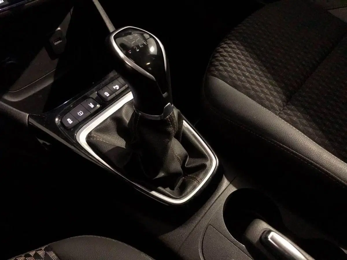Opel Crossland X usata a Torino (13)