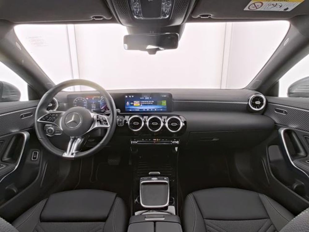 Mercedes-Benz CLA Shooting Brake usata a Milano (6)