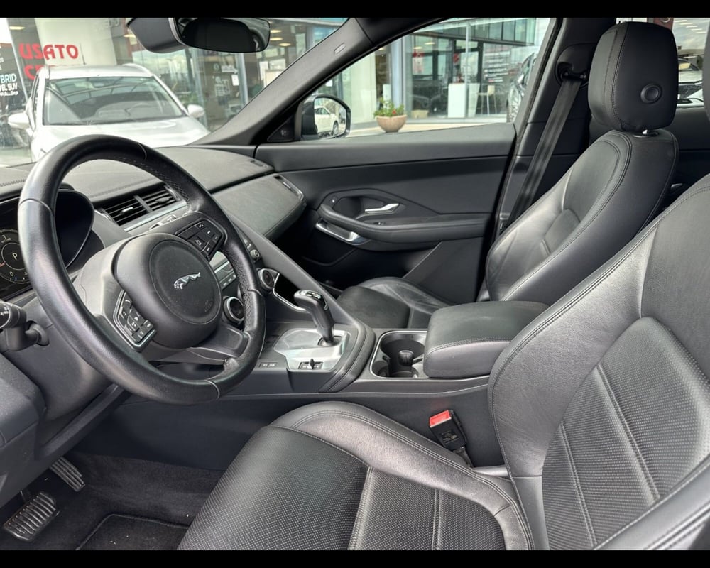 Jaguar E-Pace usata a Treviso (13)