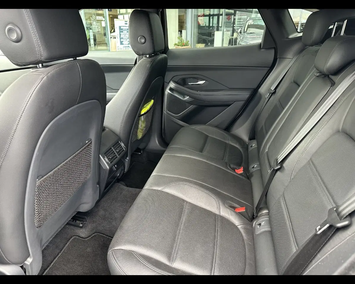 Jaguar E-Pace usata a Treviso (14)