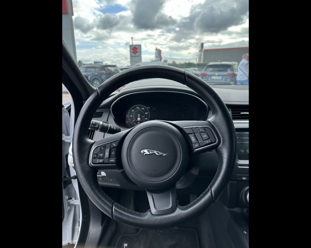 Jaguar E-Pace usata a Treviso (16)