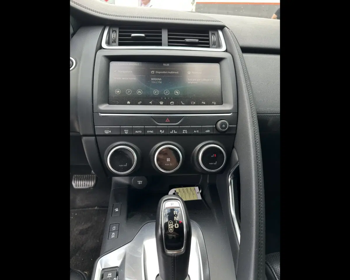 Jaguar E-Pace usata a Treviso (17)