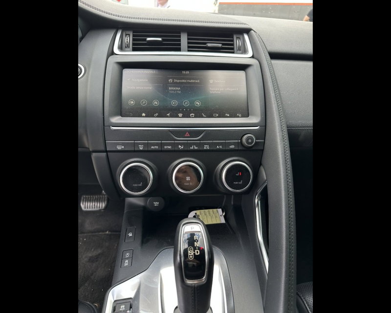 Jaguar E-Pace usata a Treviso (17)