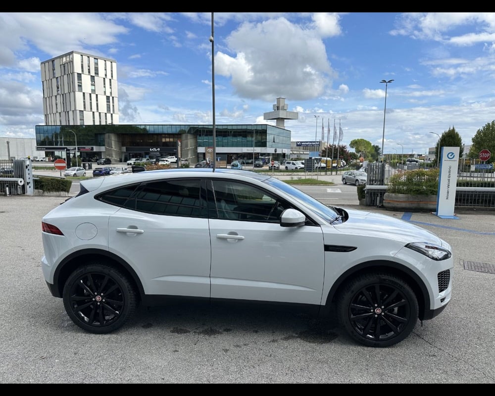 Jaguar E-Pace usata a Treviso (7)