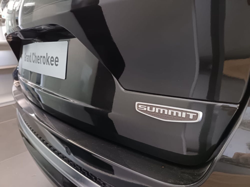 Jeep Grand Cherokee nuova a Alessandria (11)