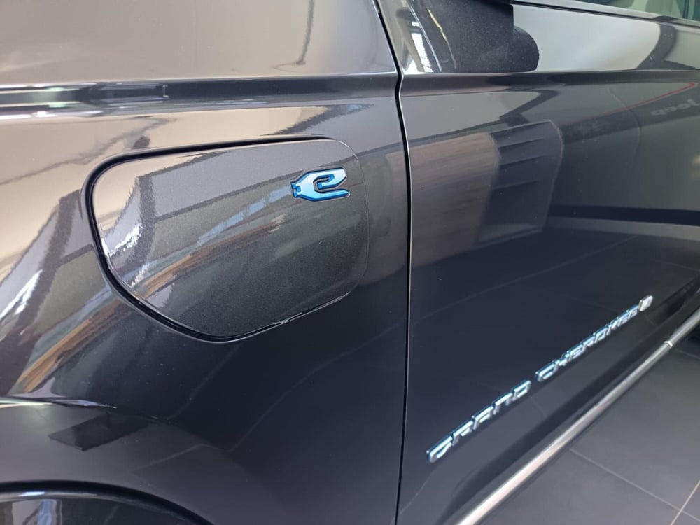 Jeep Grand Cherokee nuova a Alessandria (12)