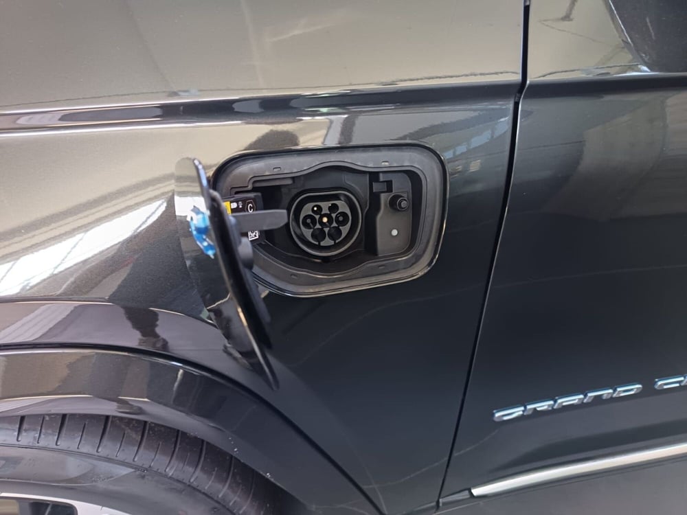 Jeep Grand Cherokee nuova a Alessandria (13)