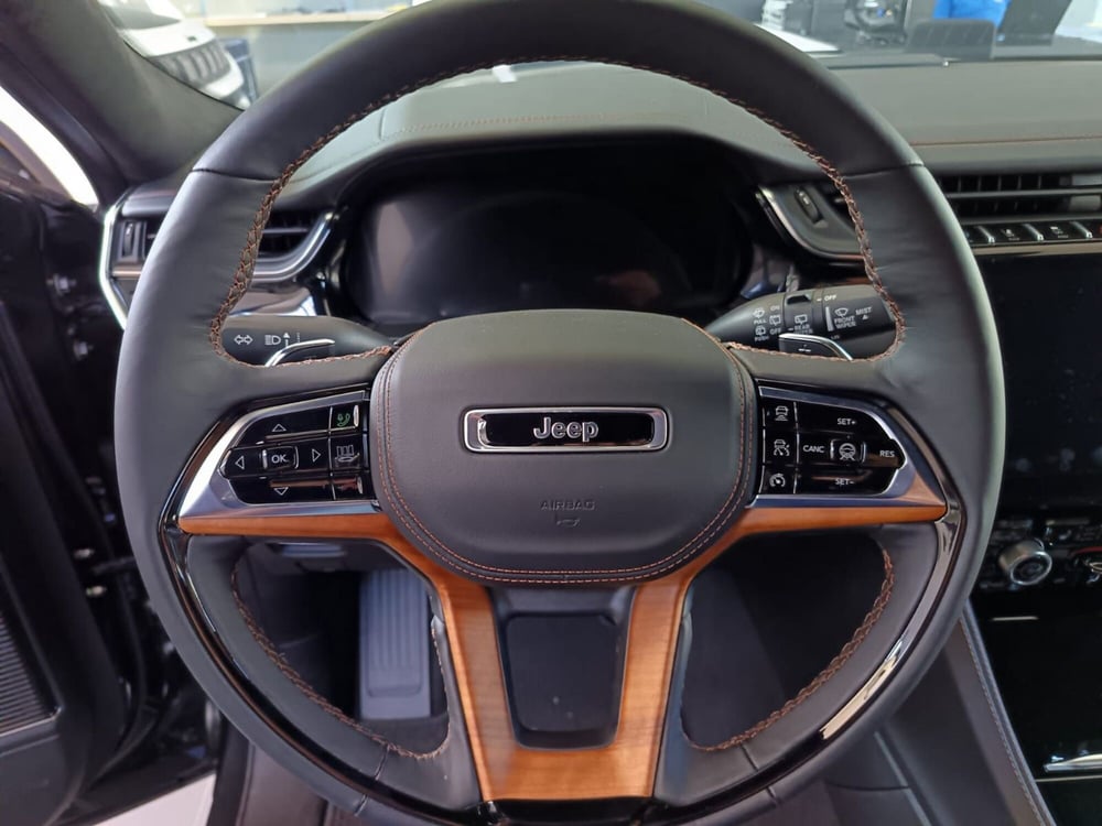 Jeep Grand Cherokee nuova a Alessandria (19)
