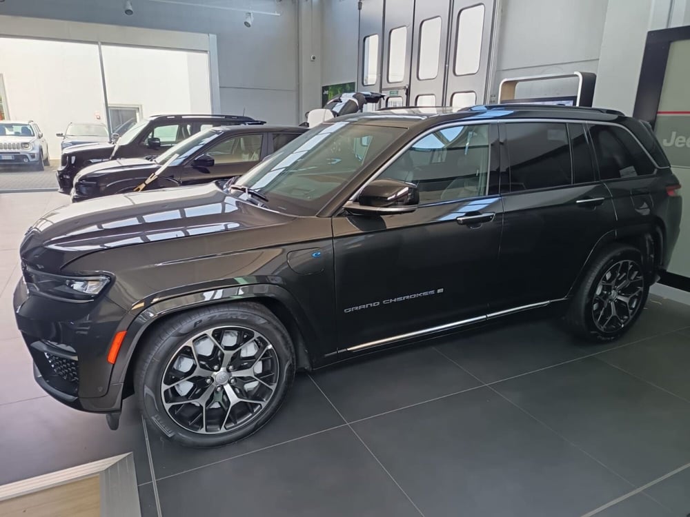 Jeep Grand Cherokee nuova a Alessandria (6)