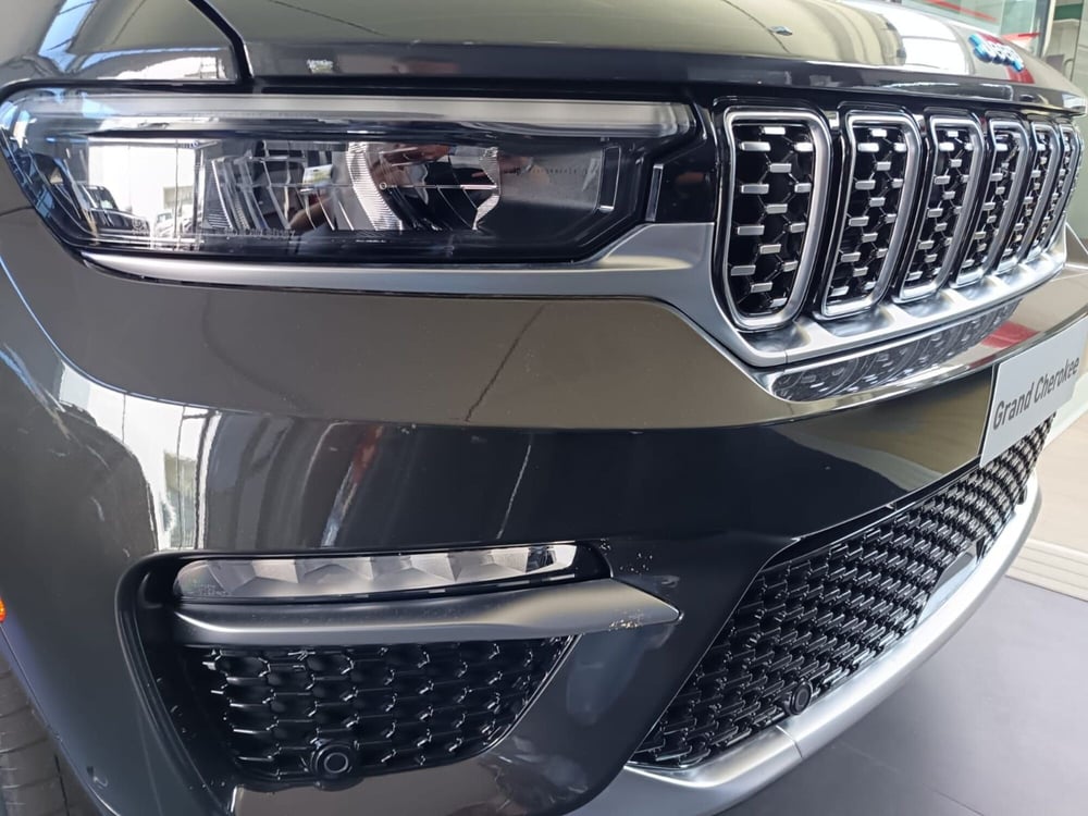 Jeep Grand Cherokee nuova a Alessandria (9)