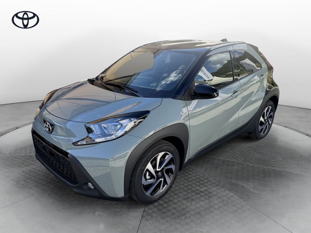 Toyota Aygo X nuova a Como