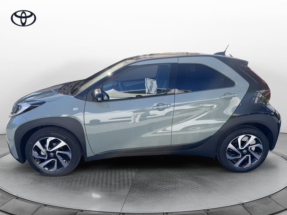 Toyota Aygo X nuova a Como (3)