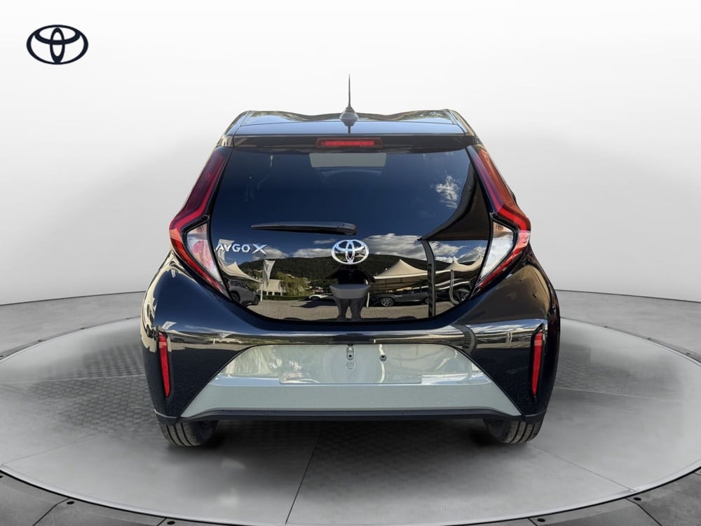 Toyota Aygo X nuova a Como (4)