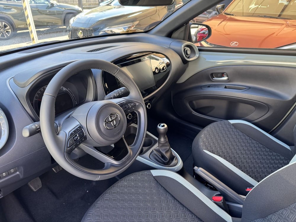 Toyota Aygo X nuova a Como (8)