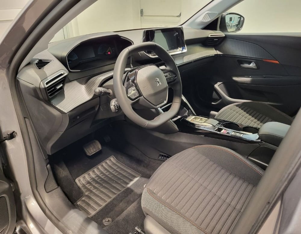 Peugeot 208 nuova a Ferrara (12)